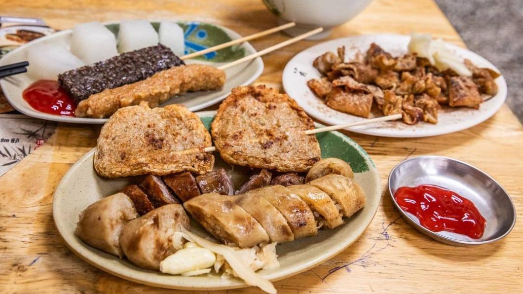 烤甜不辣、香腸、米腸是必點的烤物三寶。(圖/大手牽小手。玩樂趣提供)
