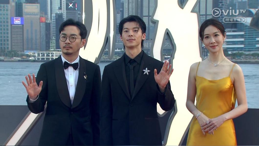 許光漢(中)、導演程偉豪、監製金百倫。(圖/翻攝自viu TV)