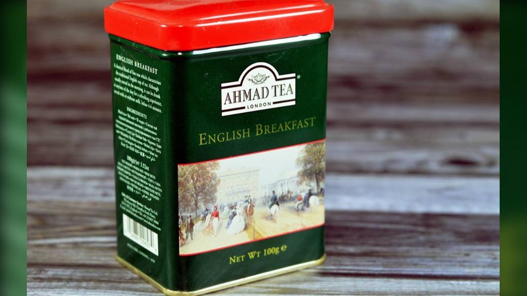 英國「亞曼」品牌紅茶,是百貨超市陳列架上經常出現的吸睛品。(圖/Shutterstock提供)