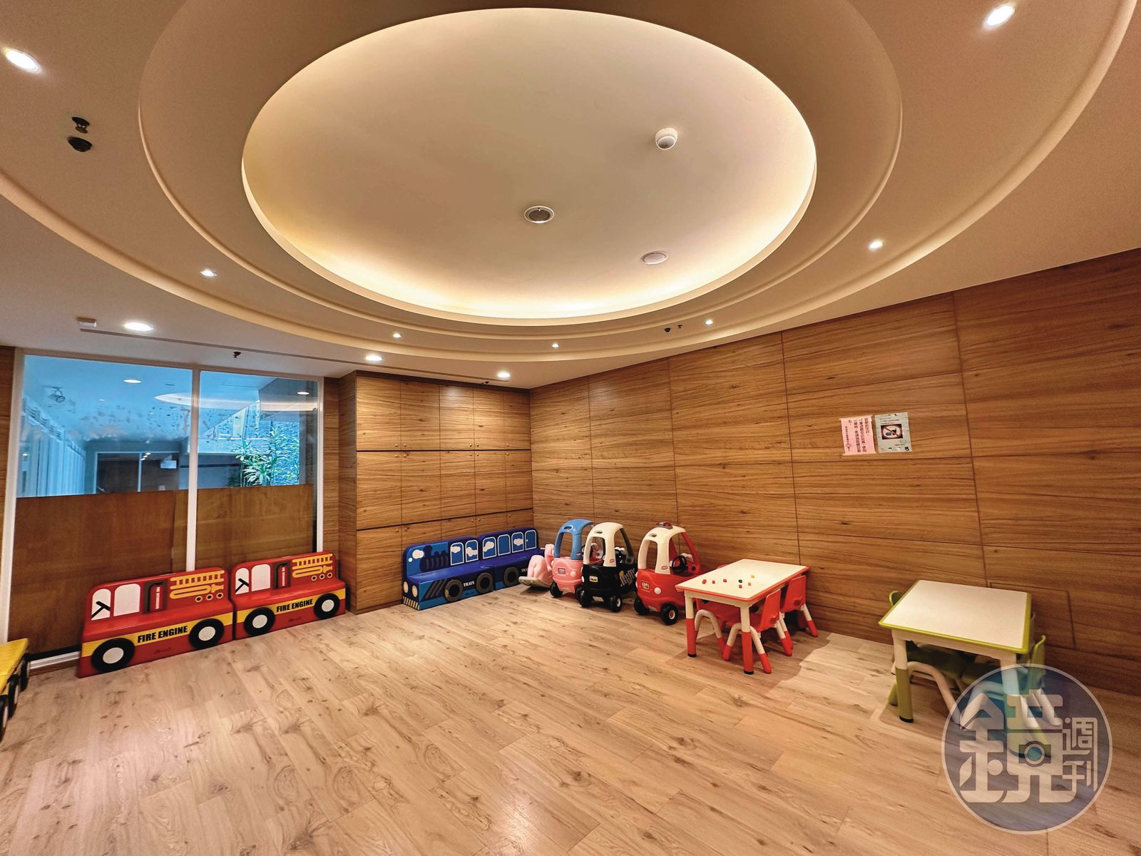 之前帝品苑的親子遊憩室相當完善,因屬2次施工改建而被拆除。(讀者提供)
