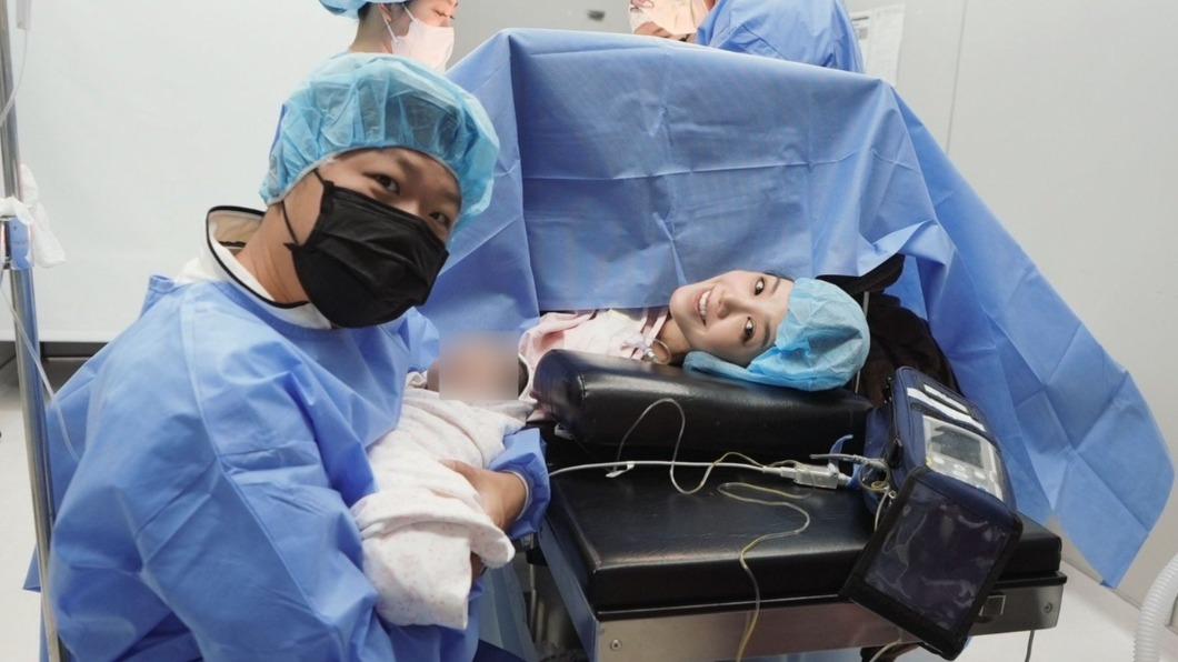 楊晨熙4月生下女兒,老公硬著頭皮陪產。(圖/楊晨熙經紀人提供)