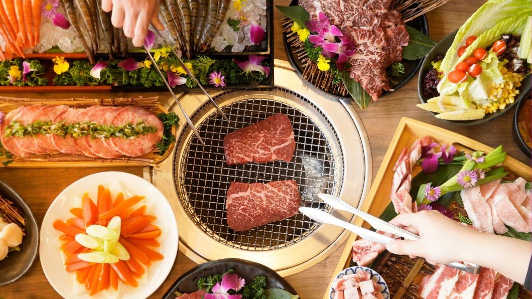 「馬辣」攜手旗下七大火鍋和燒肉品牌推出平日下午「吃爆3小時」免加價方案。(圖/業者提供)