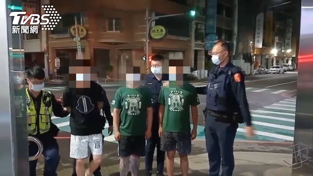 警方將施暴者移送法辦。(圖/TVBS)