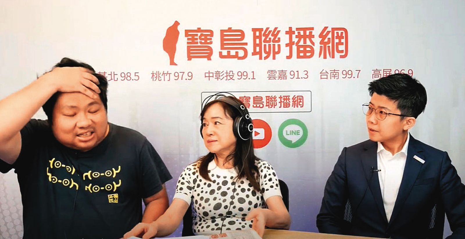 網紅統神（左）評論黃子佼的行為「沒那麼嚴重」，引發各界撻伐。（圖／翻攝自寶島聯播網YouTube）
