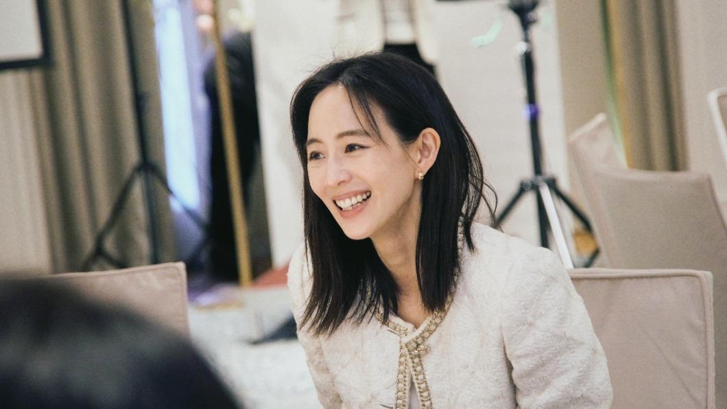 41歲張鈞甯真實膚況曝光!遊米蘭拍Vlog狂嗑當地美食