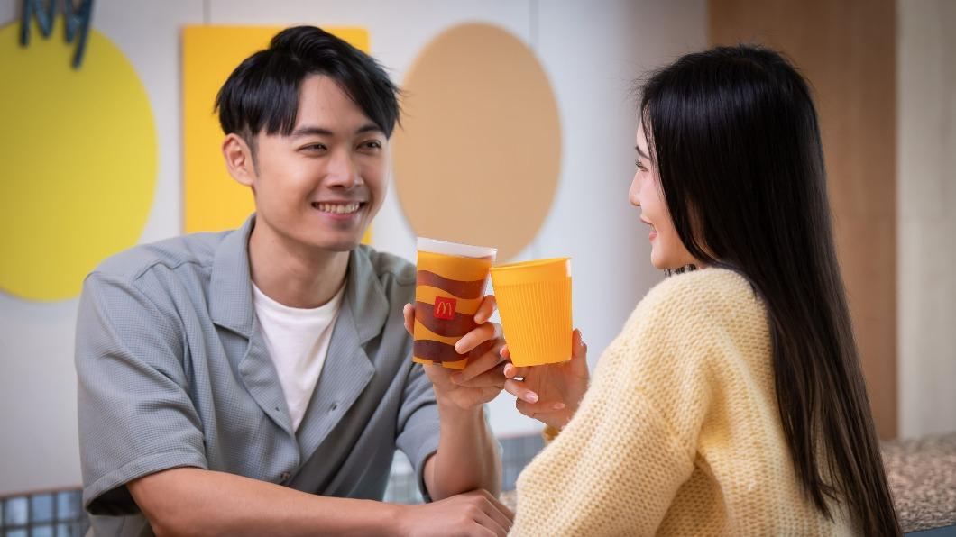 根據麥當勞內部統計，自餐廳推行內用杯後，每月省下超過 120萬個紙杯。（圖／業者提供）