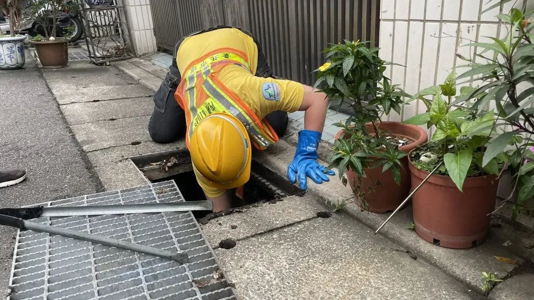 北市水溝1年撈「900件失物」！鑰匙霸榜10年被擠下　3物最常見