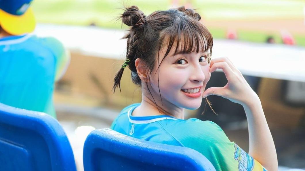 峮峮是Passion Sisters高人氣成員。(圖/翻攝自峮峮IG)