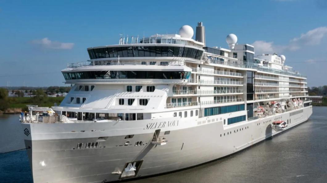 銀海新星號上有至少28人出現不適,其中包括1名船員。(圖/翻攝自Silversea Cruises)