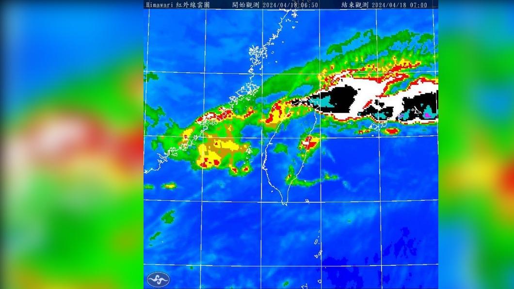 一早暴雨襲北台!鄭明典曬「煙囪雲形圖」驚呼:對流極旺盛