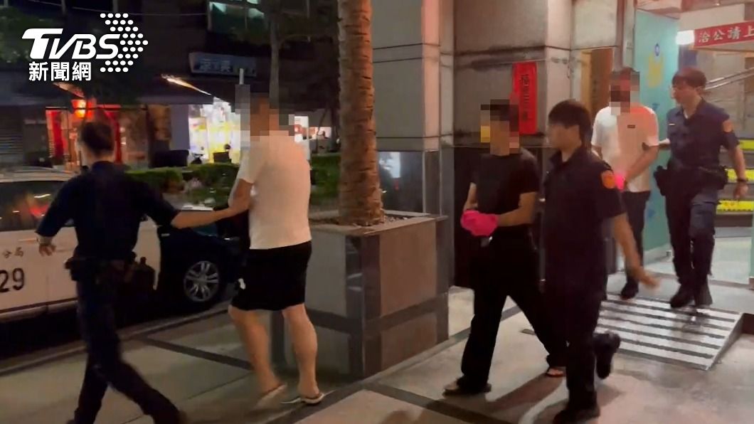 警方將張男等3人移送法辦。(圖/TVBS)