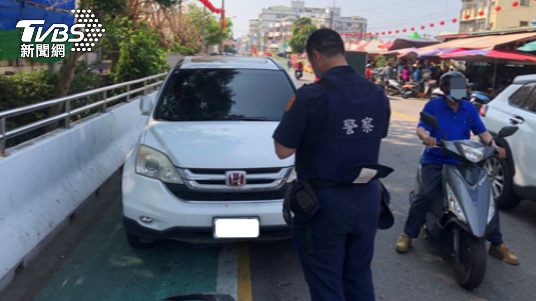 人行道都你家?台中174車爽停「綠色停車格」 警怒開罰單