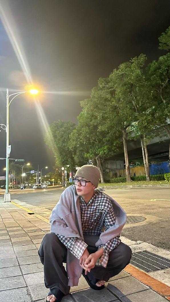 柳善皓14日發文還穿著毛衣。(圖/翻攝自柳善皓IG)