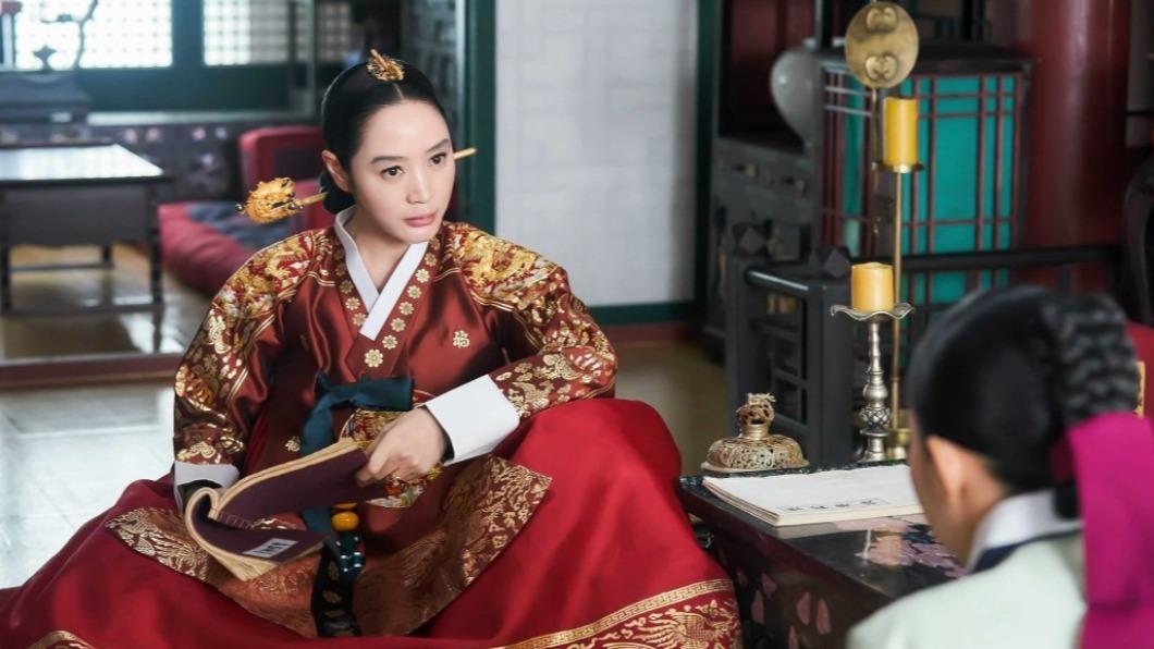 《王后傘下》獲得超高評價。(圖/翻攝自tvN)