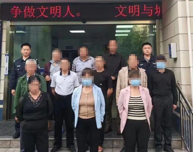 警方查獲多人賣淫嫖娼。(圖/翻攝自南方都市報)