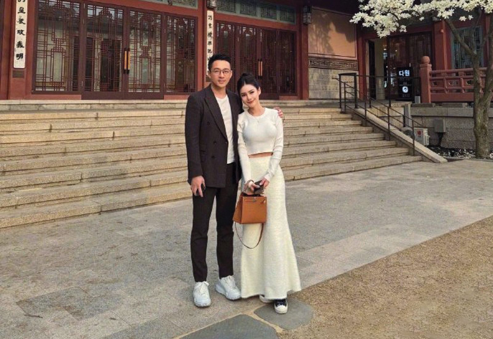 汪小菲(左)94愛台妹啦!到底Mandy(右)今年能不能嫁入汪家…(置板凳)(圖/翻攝自汪小菲微博)