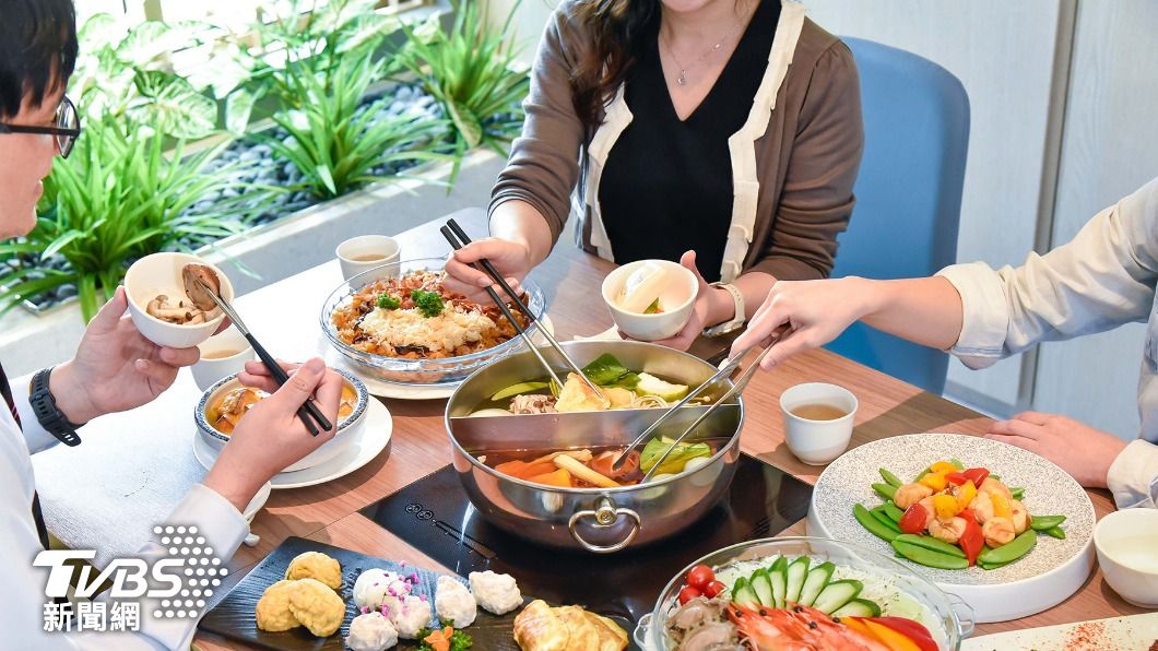 高雄福華大飯店推出多樣化母親節料理。(圖/業者提供)