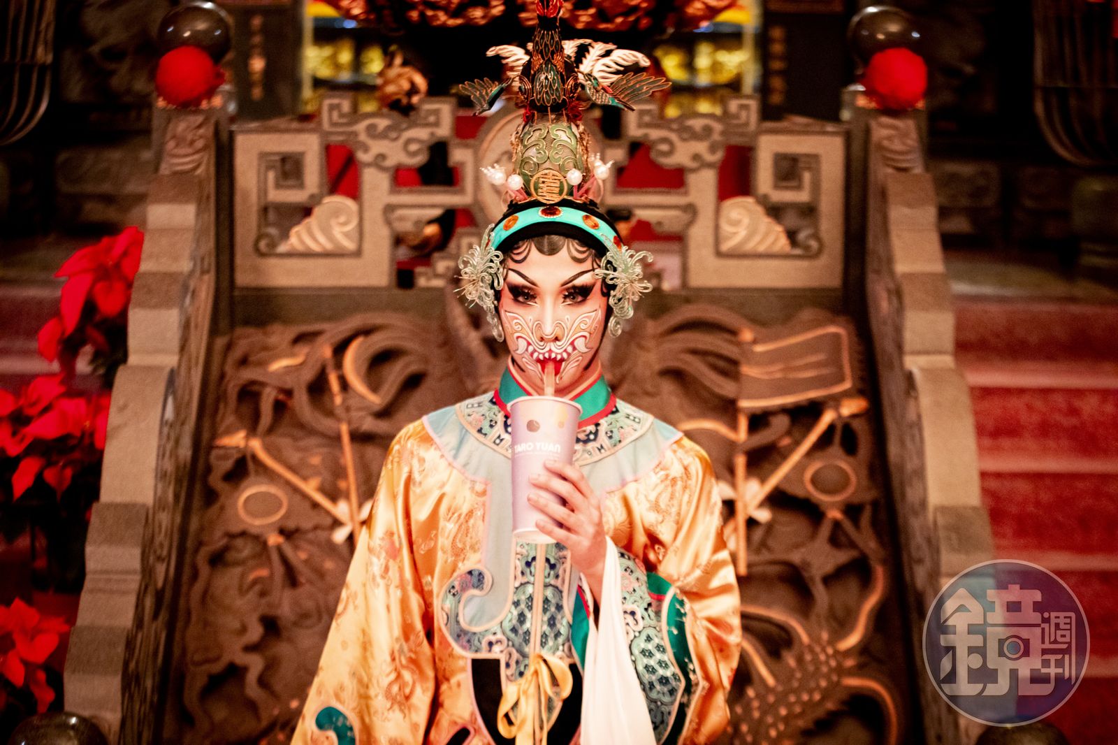 不同於曹里歐,妮妃雅工作時活力用之不竭,全程無抱怨或不耐,只在途中差我去幫忙買手搖杯,趁空檔補充熱量。(圖/鏡週刊)