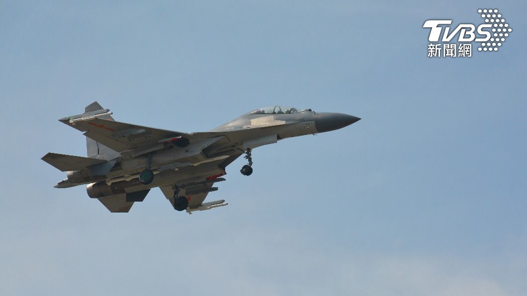 36共機艦擾台！11架越中線　進台灣北部、中部空域
