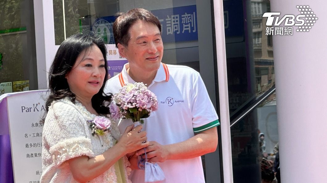 統一董事長羅智先（右）、美麗事業董事長高秀玲今出席「Par K* Avenue」開幕。（圖／許稚佳攝）
