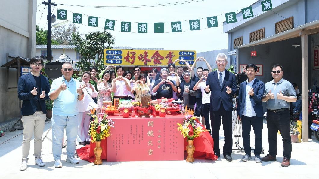 《火車來去》今(20)日在臺南岸內影視基地盛大開鏡。(圖/華視提供)