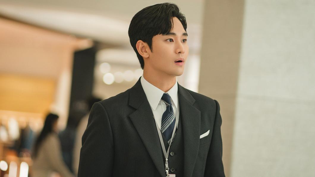 金秀賢在《淚之女王》中飾演入贅豪門的女婿白賢祐。(圖/Netflix提供)