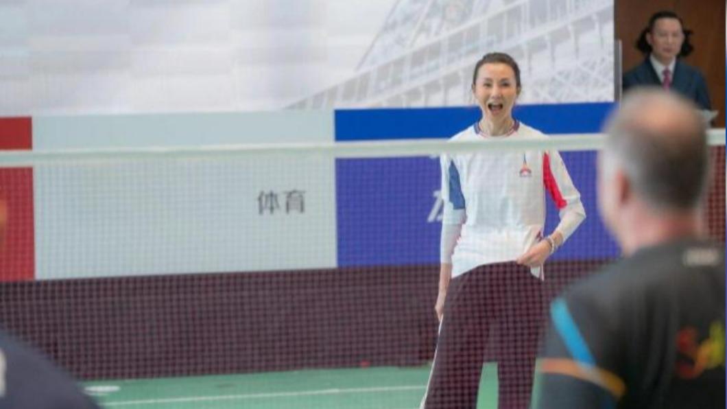 59歲張曼玉真實狀態超驚人　現身慈善球賽！絕美氣質曝光