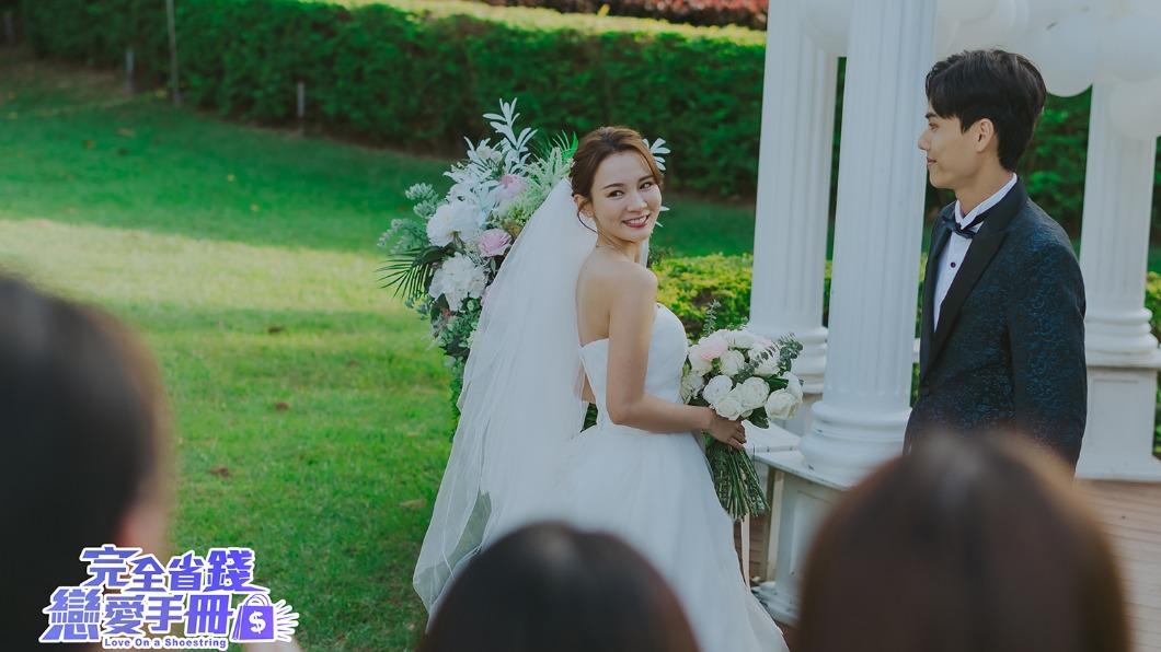 林莎無預警批白紗禮服現身　眾人驚呼：婚禮女神降臨！