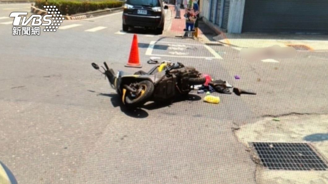 快訊/高雄死亡車禍!89歲阿公開貨車右轉 女騎士遭撞倒送醫不治