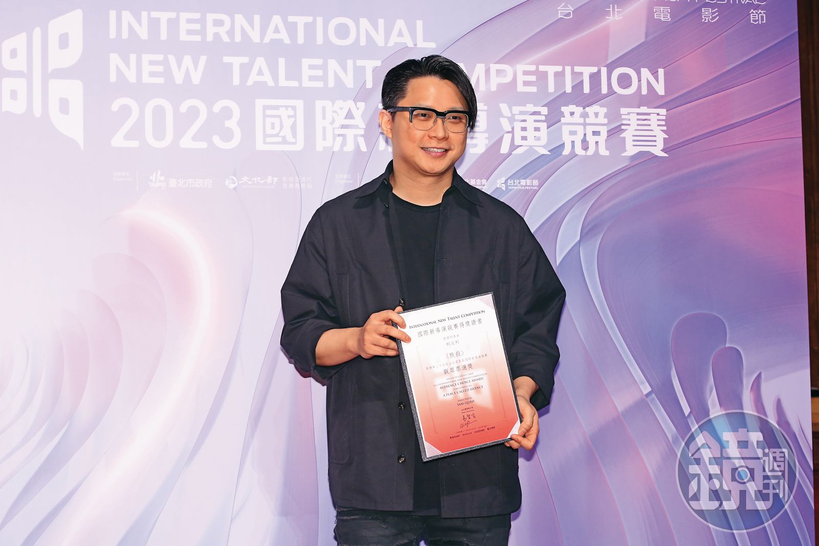 柯汶利是近年竄起的新銳導演,張鈞甯用盡人脈幫他找資源。(圖/鏡週刊)