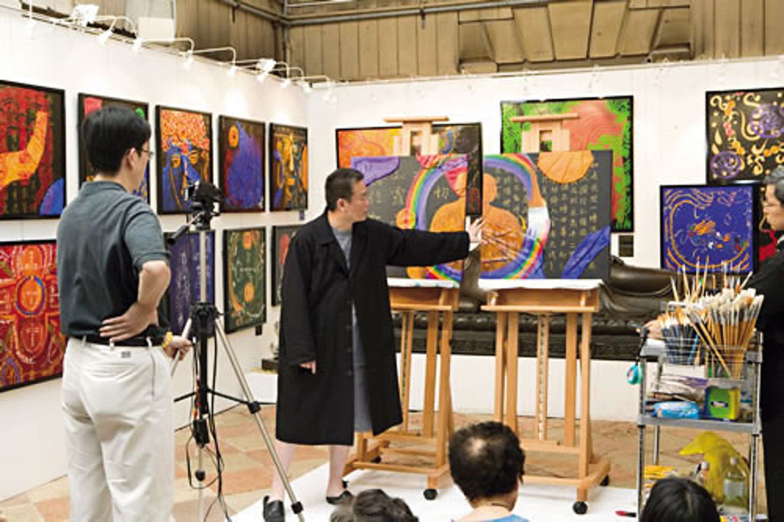 藝術品沒有明確的認定價值標準，透過信仰與話術，使李善單的「能量畫」有了炒作空間。（圖／翻攝自李善單藝術部落客網頁）