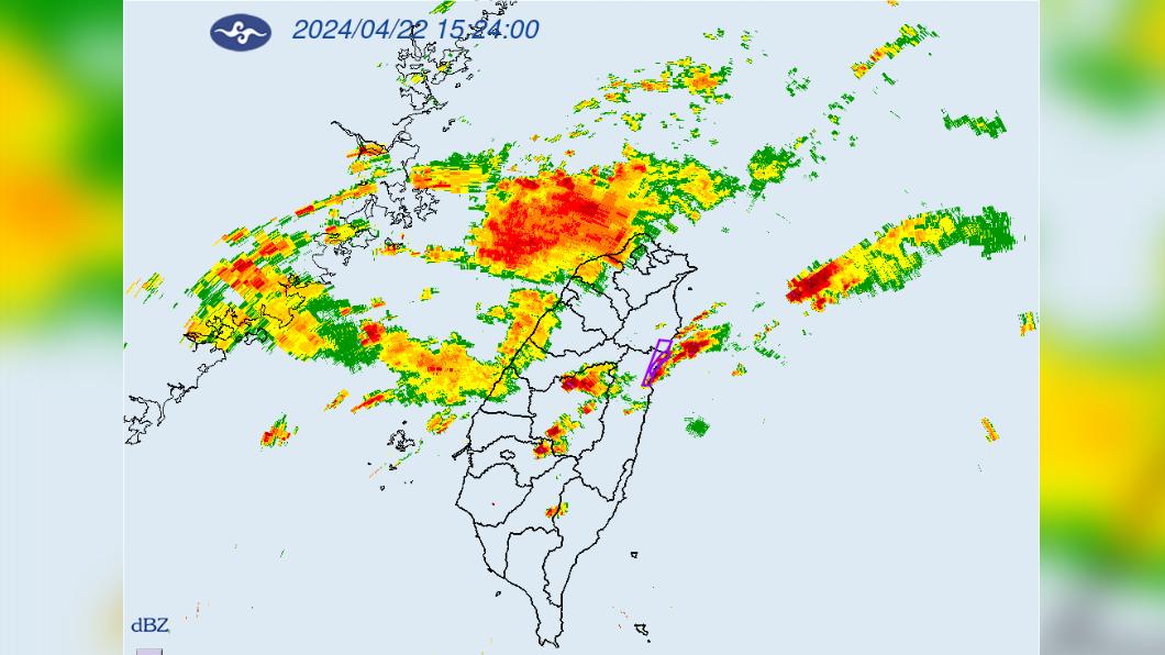 快訊/鋒面逼近!2地豪大雨特報 宜花「大雷雨狂轟」警戒至17:30