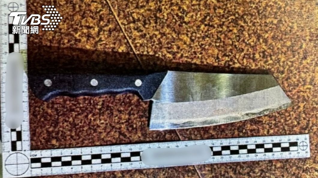 不願分手!男持雙刀談復合遭拒 瘋砍男友全家「險成滅門血案」