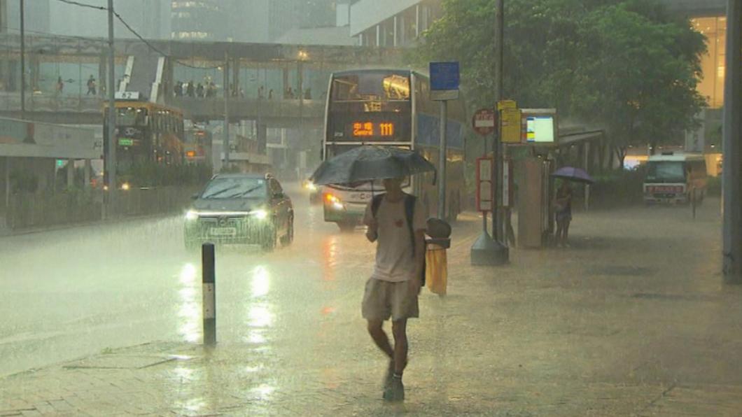 華南雷雨帶東移！香港一度發黃色暴雨預警　深圳降雨破百豪米