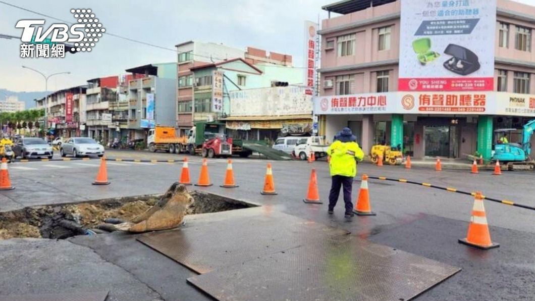 南投市管線搶修10里停水 水公司重車輾壓導致 無關地震