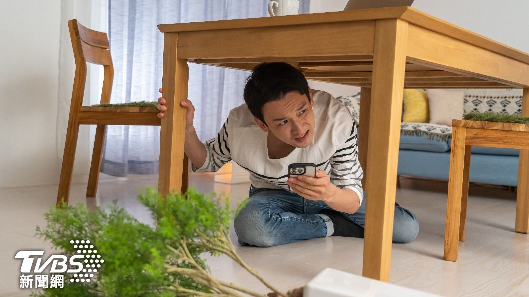 感覺還在晃?「地震醉」最長恐達4個月 醫授1招止暈