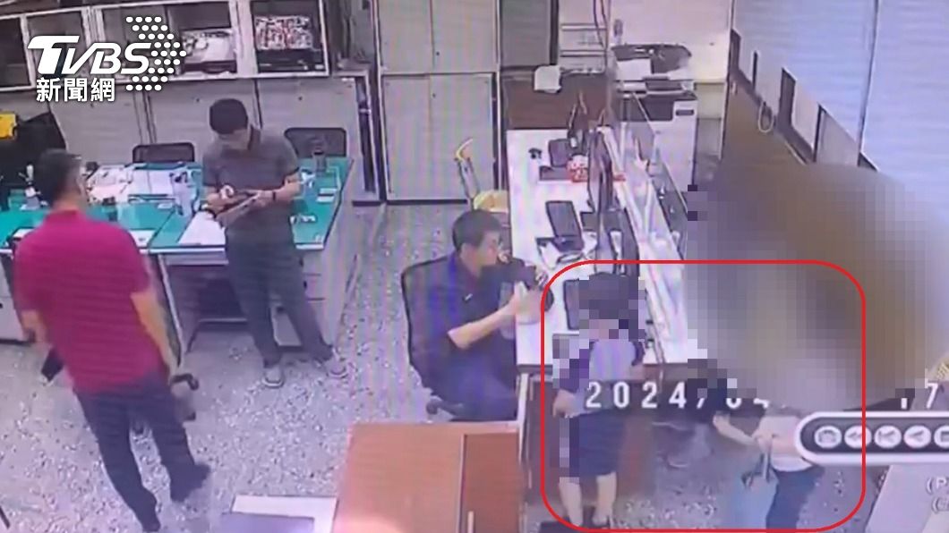 底迪你好棒!台中小四男童放學「撿到20萬」一分不差送派出所