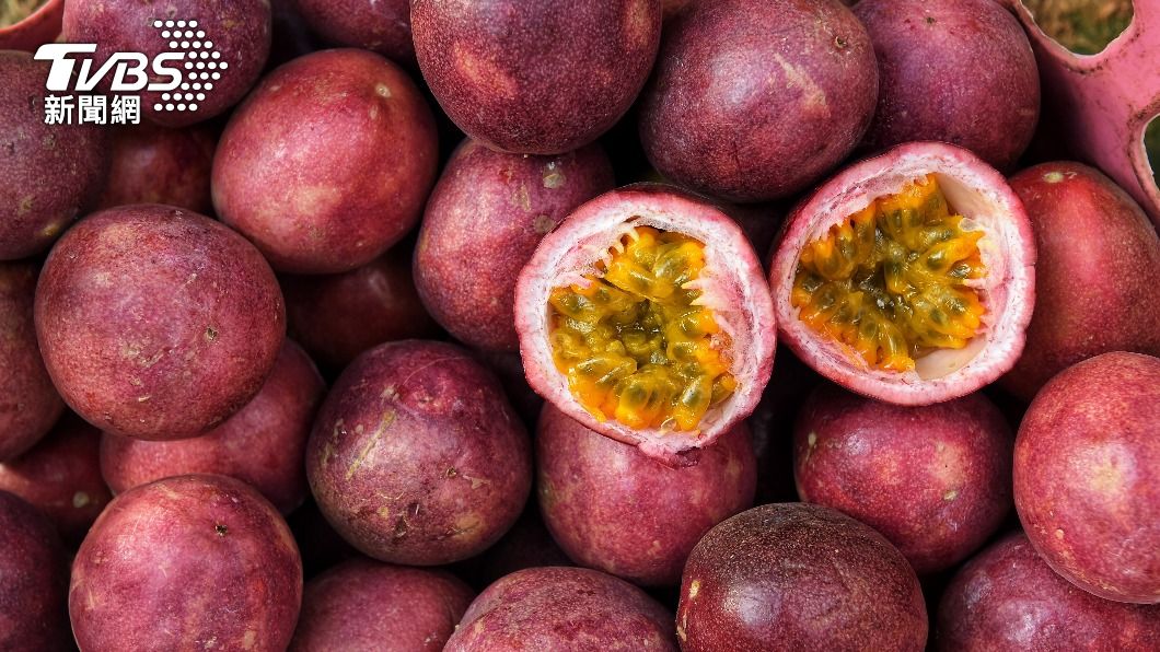 百香果怎樣挑最好吃？營養師曝「食用3妙招」：皮越皺越好