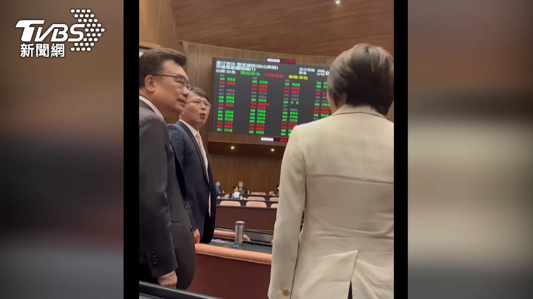 黃國昌稱綠派女立委挑釁 范雲反擊:堂堂博士在改寫記憶