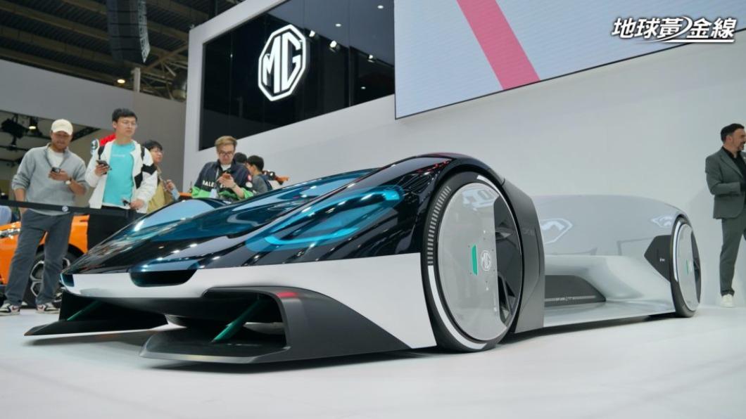 零到百僅1.9秒！MG概念超跑「子彈車身」亮相　Cyberster特別版超吸睛