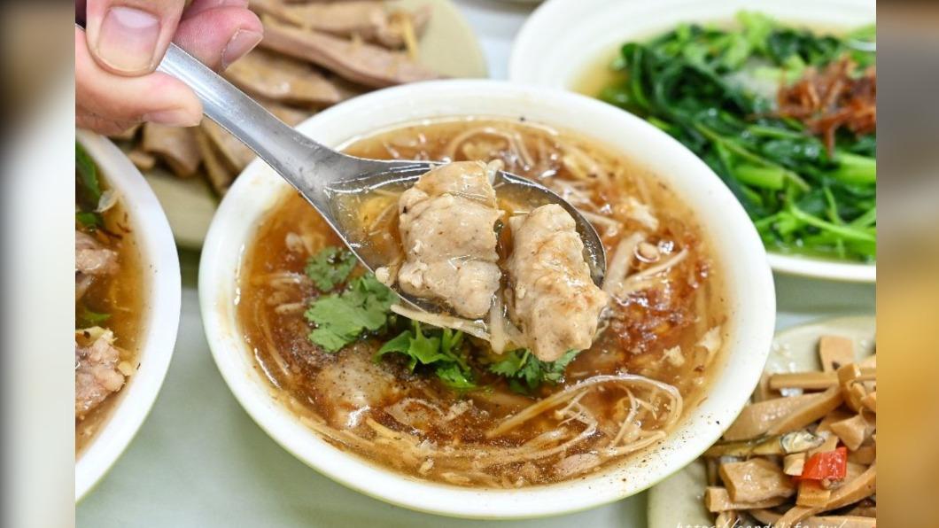 「肉羹」(50元)裡頭肉羹條非常扎實彈牙,吃得到豬肉的鮮甜。(圖/糖糖‘s享食生活提供)