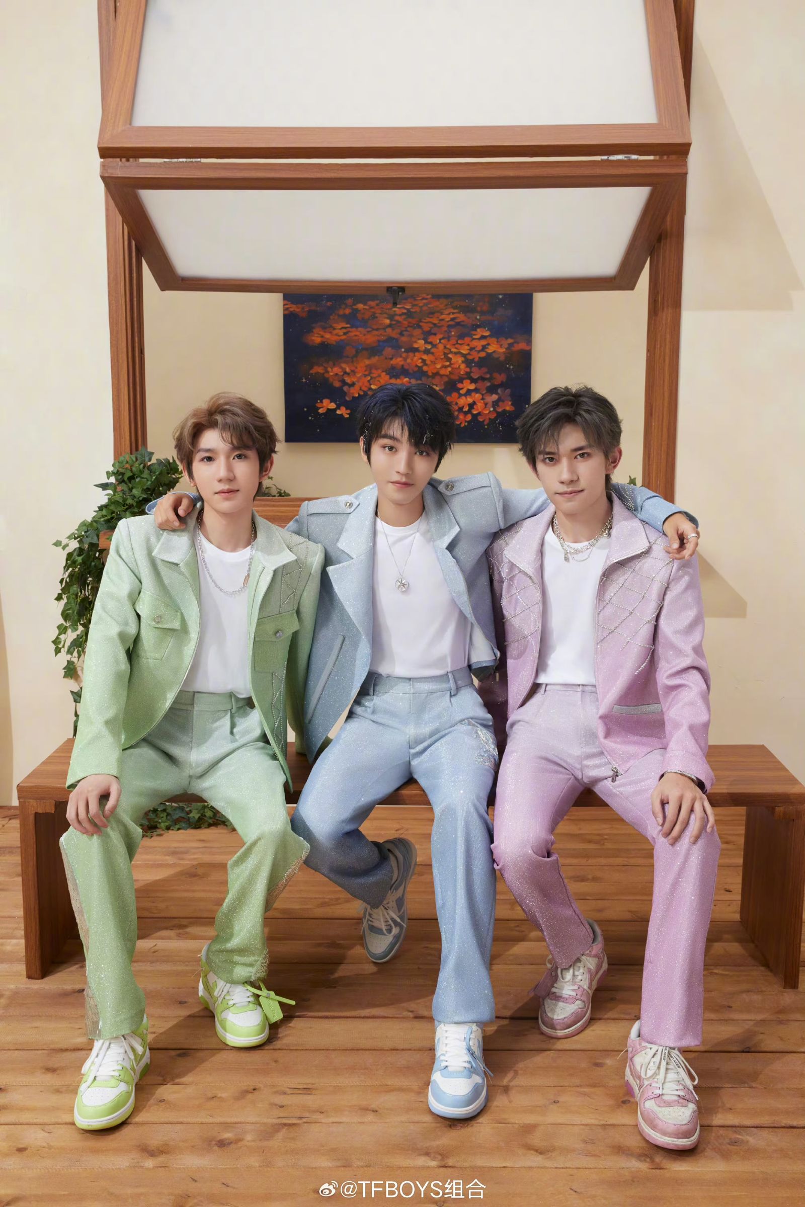 TFBOYS由成員王俊凱、王源和易烊千璽組成,之後單飛不解散,直到成軍十週年舉辦演唱會。(圖/翻攝自TFBOYS微博)