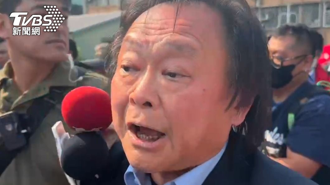 槓社子島抗議者 王世堅轟「少在那邊放臭屁」:夠膽架擂台