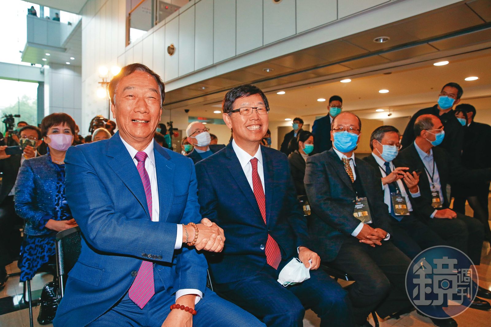 推動輪值CEO,劉揚偉與鴻海老臣派間曾有一番角力,最後在創辦人郭台銘力挺下,4月開始上路。(圖/鏡週刊)