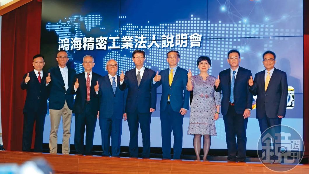 仿張忠謀換蔡力行模式!鴻海老臣不服劉揚偉 用2理由拱郭董回朝