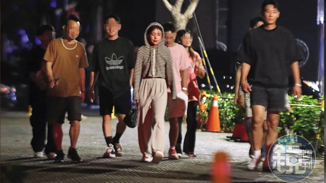李多慧正牌男友爆是「200cm經紀人」！曾在大街親密交換口水