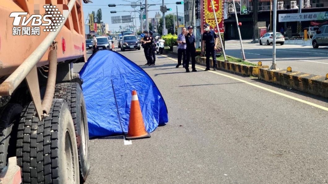 台南婦領完錢直穿馬路!疑視線死角釀禍 遭砂石車輾斃慘死