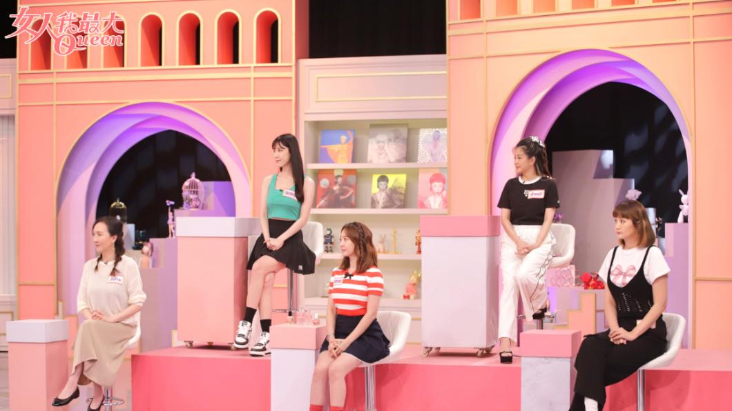 女人軍團Julie(左起)、黃喬歆、賴薇如、小call、小筠。(圖/TVBS)