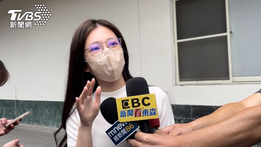雞排妹繳完9萬罰金又繞回來 強調沒「原味內褲」這回事