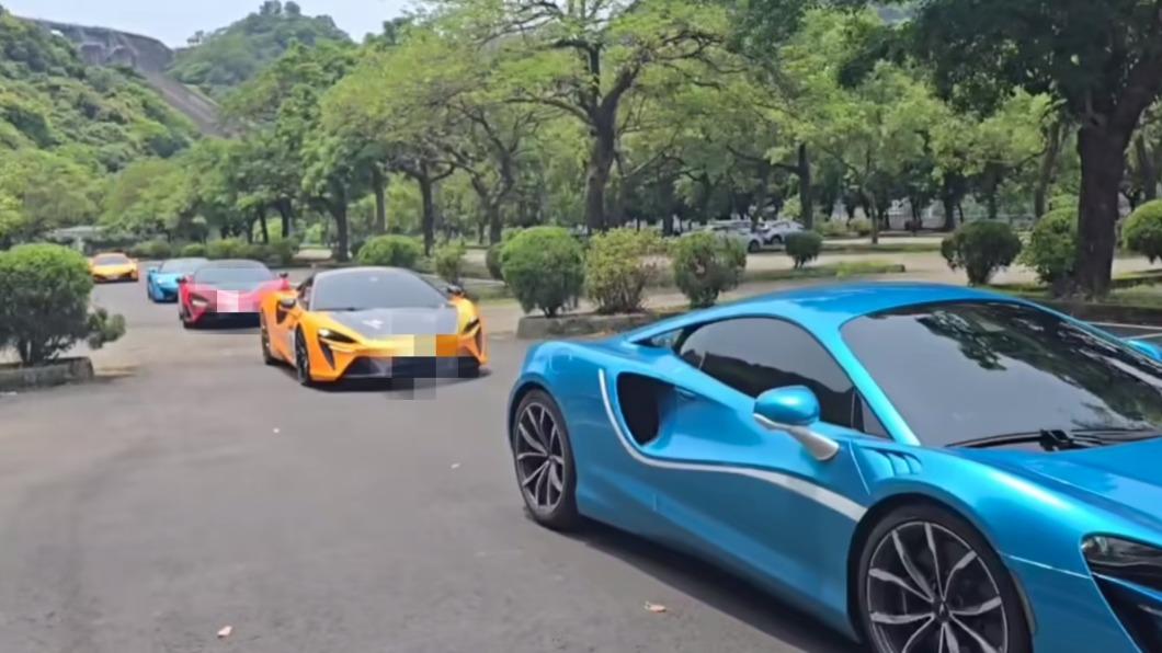 胡漢龑30日一早與麥拉倫車友一同車聚。(圖/翻攝自啟德機械起重工程-股公司臉書)